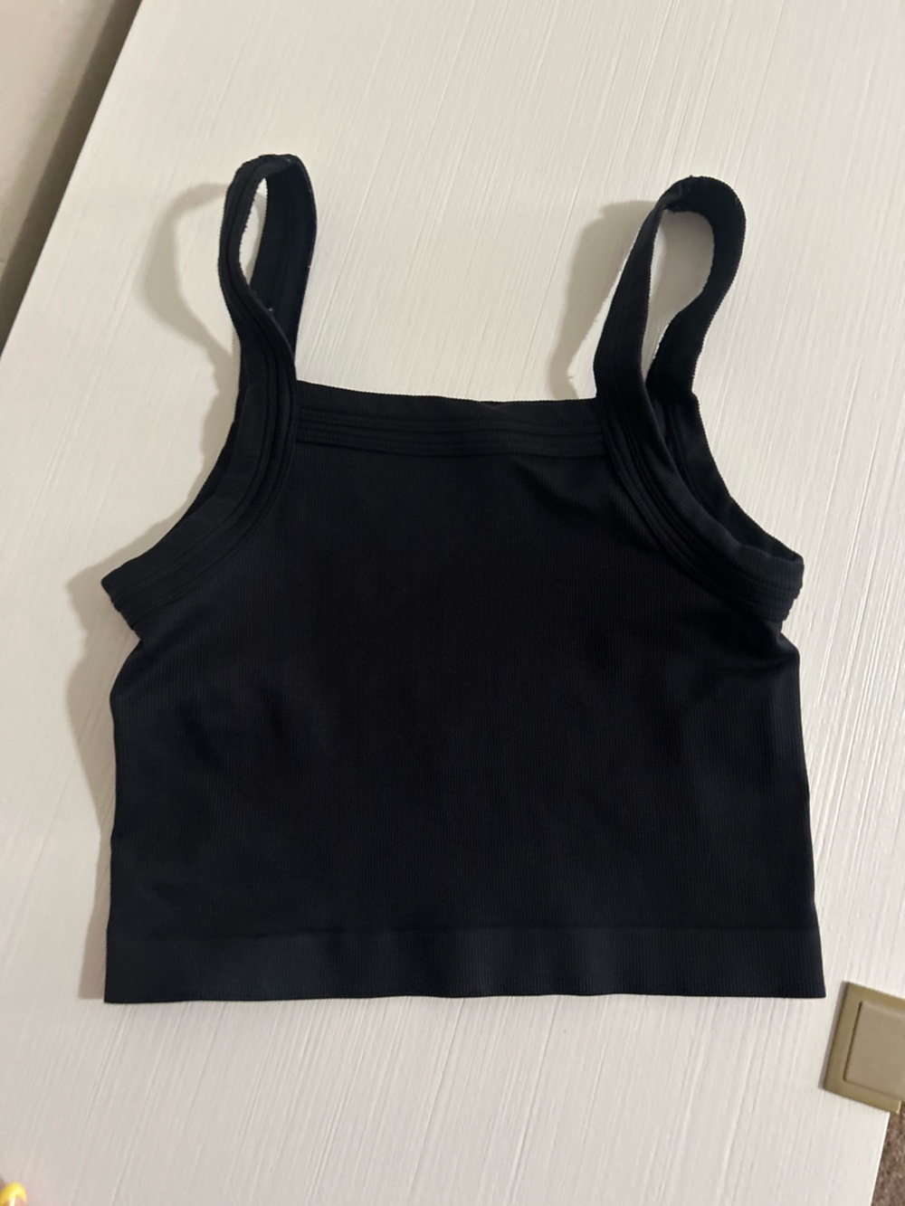 ☀️🍉Urban Outfitters Black Ribbed Cropped Tank Top 🍉☀️